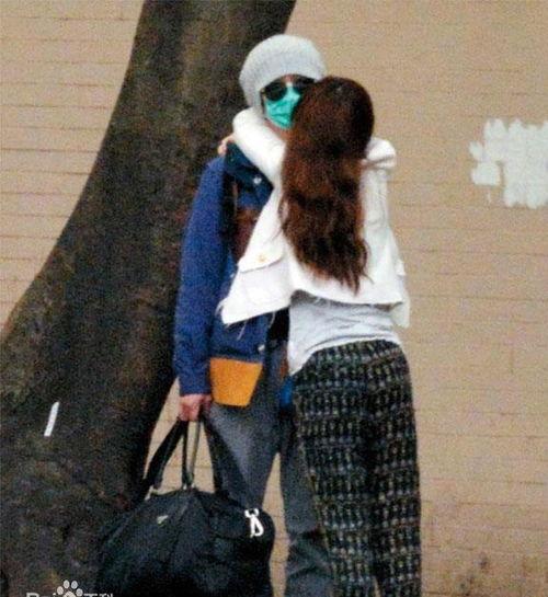 吃瓜明星出轨事件,吃瓜明星出轨事件引发热议